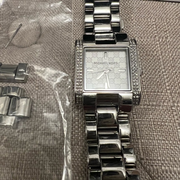 Michael Kors watch - Picture 2 of 4